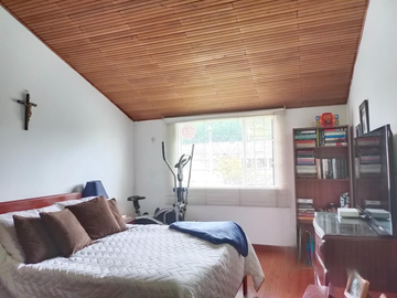 Casa en venta de 4 hab. en Niza Antigua, Bogotá