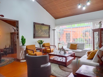 Casa en venta de 4 hab. en Niza Antigua, Bogotá