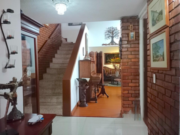 Casa en venta de 4 hab. en Niza Antigua, Bogotá