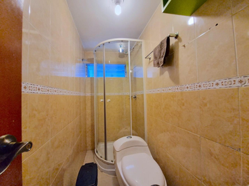 Casa en venta de 6 hab. en NORMANDIA, Bogotá