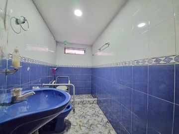 Casa en venta de 6 hab. en NORMANDIA, Bogotá