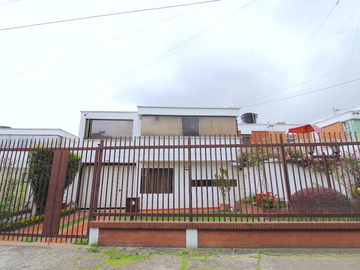 Casa en venta de 4 hab. en niza antigua, Bogotá
