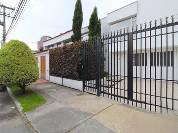Casa en venta de 4 hab. en PASADENA, Bogotá