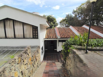 Casa en venta de 6 hab. en CERROS DE SUBA , Bogotá