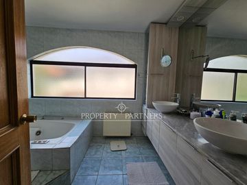 Gran casa en Bosques de Montemar