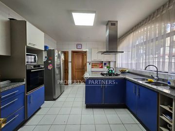 Gran casa en Bosques de Montemar