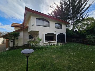 Gran casa en Bosques de Montemar