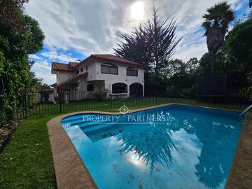 Gran casa en Bosques de Montemar