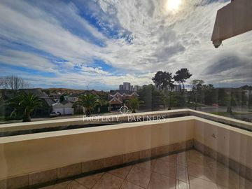 Gran casa en Bosques de Montemar