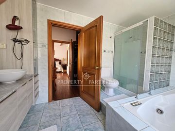 Gran casa en Bosques de Montemar