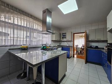 Gran casa en Bosques de Montemar