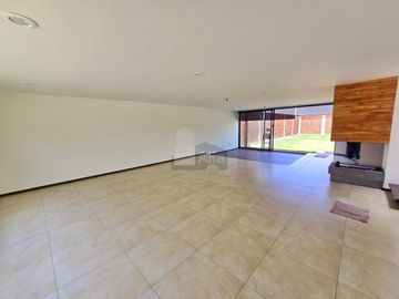 Casa en renta en Calimaya, Bosques de la Fuentes cerca de Metepec