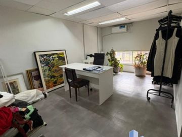 Espect Galpón/Deposito/Local Comerc s/lote Ppio 8,56 x 37,40 mt apr Ofic s/Av Dorrego y Av Cordoba