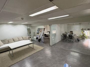 Espect Galpón/Deposito/Local Comerc s/lote Ppio 8,56 x 37,40 mt apr Ofic s/Av Dorrego y Av Cordoba