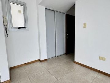 Venta Departamento Categoria Monoambiente Con Patio. Centro Rio