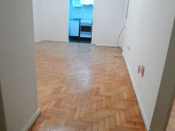 Ortega y Gasset 1600: Alquiler 2 amb cocina y baño completos.-