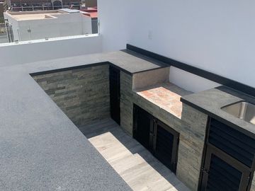 CASA A ESTRENAR NUEVO REFUGIO ACABADOS DE LUJO Y ROOF GARDEN