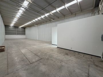 BODEGA 600m2 y 15kvas JUNTO PARQUE INDUSTRIAL BENITO JUÁREZ a 8 min de 5 feb