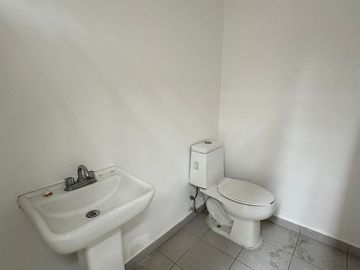 BODEGA 600m2 y 15kvas JUNTO PARQUE INDUSTRIAL BENITO JUÁREZ a 8 min de 5 feb