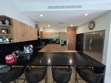 Residencia Moderno Maya en Yucatán Country Club | Arquitectura Única por $24 MDP