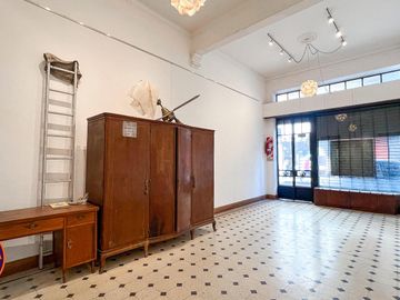 AMPLIO LOCAL COMERCIAL CON VIVIENDA