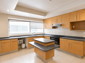 AMPLÍSIMO DEPARTAMENTO CON LINDA VISTA