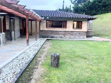 Venta Casa en Envigado, Loma del Escobero 5.170 m² de lote