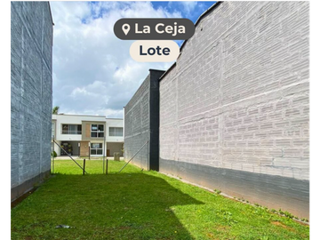 Lote en La ceja Unidad Cerrada