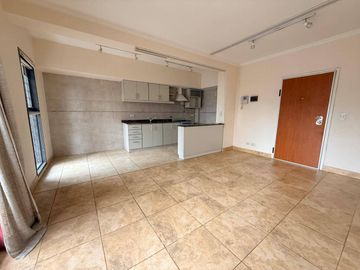 Departamento en alquiler de 2 ambientes c/ cochera en Villa Urquiza