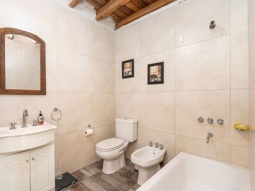 CASA EN VENTA CON PILETA MAS DEPARTAMENTO BECCAR