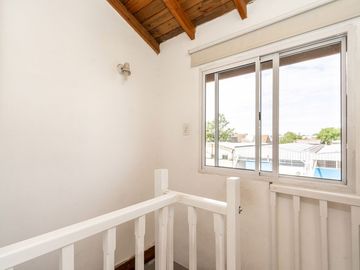 CASA EN VENTA CON PILETA MAS DEPARTAMENTO BECCAR