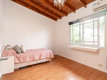 CASA EN VENTA CON PILETA MAS DEPARTAMENTO BECCAR