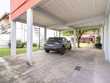 CASA EN VENTA CON PILETA MAS DEPARTAMENTO BECCAR