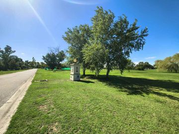 VENTA LOTE 1707 M2 BARRIO SAN ELISEO GOLF