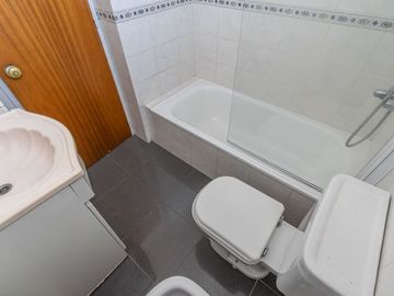 2 ambientes con cochera al frente Villa Pueyrredon