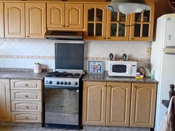 VENTA LOCAL + CASA SOBRE ACCESO OESTE INVERSION!