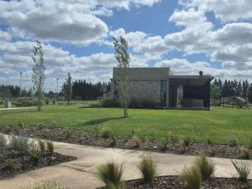 Lote de 602 m² en Las Victorias - CANNIING