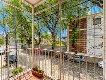 VENTA DPTO 3 AMB. BALCÓN FRENTE PLAZA ARENALES