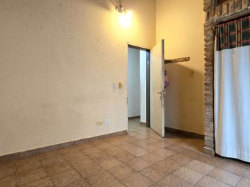 VENTA DE CASA A REFFACIONAR IDEAL INVERSOR