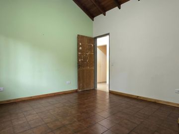 VENTA DE CASA A REFFACIONAR IDEAL INVERSOR