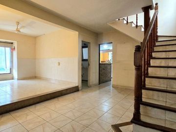 VENTA DE CASA A REFFACIONAR IDEAL INVERSOR