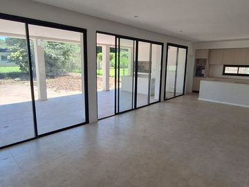 Casa en construcción de Diseño con Amenities