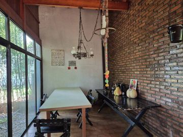 CASA 5 AMBIENTES EN VENTA ADROGUE CON PILETA