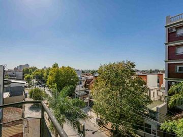 Venta 2 Ambientes con Balcón al Frente y Terraza