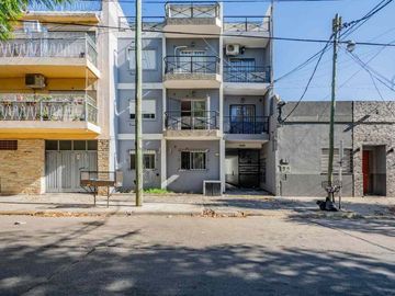 Venta 2 Ambientes con Balcón al Frente y Terraza