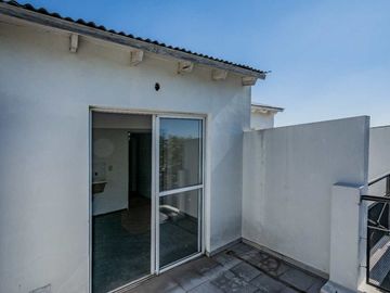 Venta 2 Ambientes con Balcón al Frente y Terraza