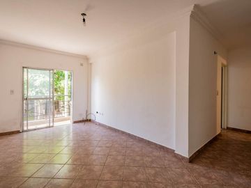 Venta 2 Ambientes con Balcón al Frente y Terraza