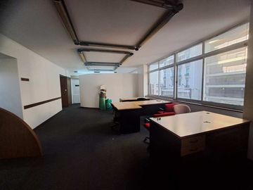 VENTA OFICINA 1 PISO DE 135M2 EN ESQ A 1C OBELISCO