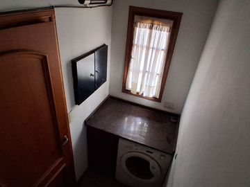 VENTA CASA CON QUINCHO Y FONDO EN MERLO APTO CRED.