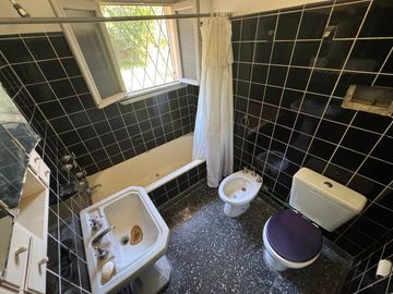 VENTA CASA 4AMB PADUA ESTACION CON PARQUE LIBRE